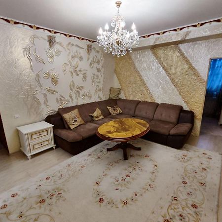 Gold Rose Apartament تشيسيناو المظهر الخارجي الصورة